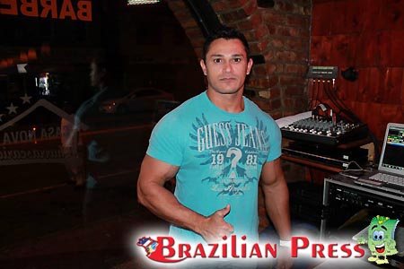 social press 1648 20131010 (5)