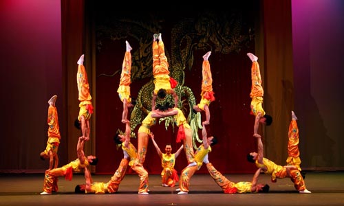 Peking Acrobats promovem tarde de Aventura e adrenalina Ha